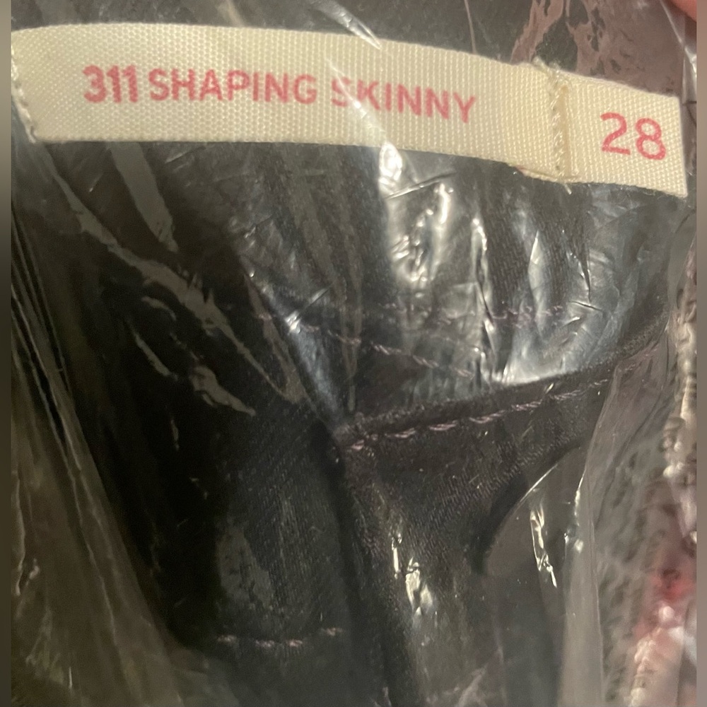 New Levi's 28X28 6 Short Womens 311 Shaping Skinny Soft Black Jeans - Picture 6 of 6